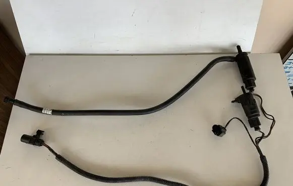 Audi Q7 4L Windscreen/windshield washer pump 3B0955681 1K6955651 4L0955970A