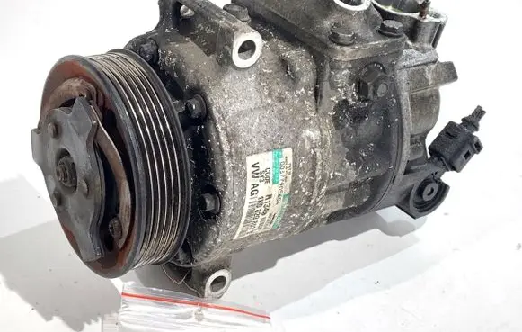 Volkswagen Golf V Air conditioning (A/C) compressor (pump) 1K0820803S