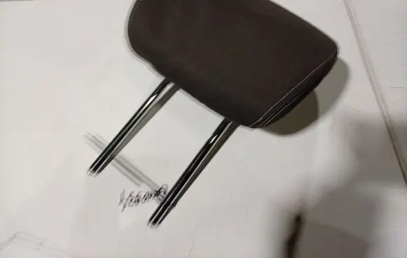 Volvo S40 Front seat headrest 