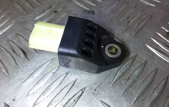 Subaru Legacy Airbag deployment crash/impact sensor 98235AG060 7624AC0VQ