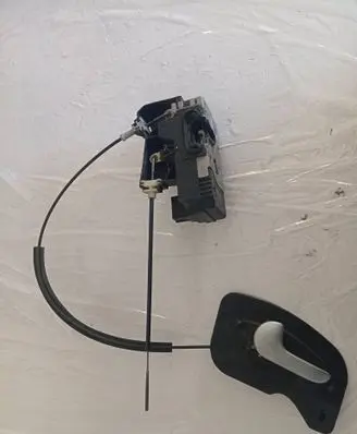 Opel Corsa B Front door lock 410123