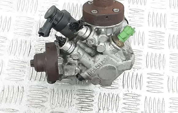 Volvo S60 Fuel injection high pressure pump 31272896