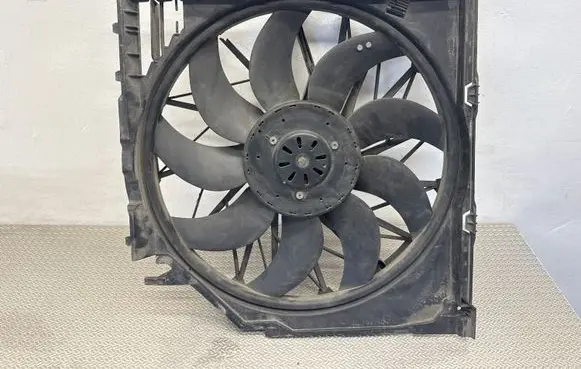 BMW X3 E83 Electric radiator cooling fan 75789022 3415182