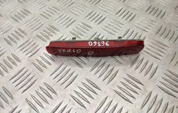Toyota Corolla Verso AR10 Rear tail light reflector 
