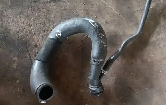 Seat Exeo (3R) Engine coolant pipe/hose