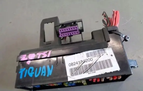 Volkswagen Tiguan Fuse box set