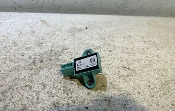 Audi A4 S4 B8 8K Airbag deployment crash/impact sensor 8K0955557C 5WK4380902