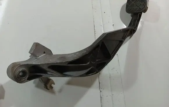 Skoda Superb B5 (3U) Clutch pedal 8D1721316K