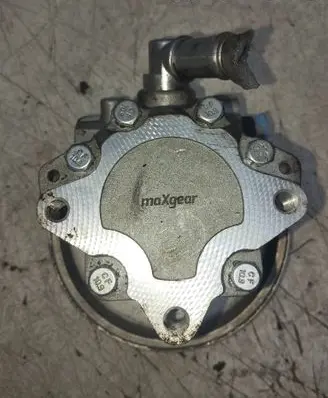 Volkswagen PASSAT B5.5 Power steering pump 059145255