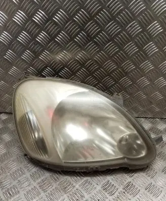 Toyota Yaris Headlight/headlamp