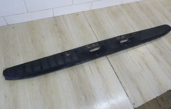 Mercedes-Benz Sprinter W901 W902 W903 W904 Rear sill trim cover A9066860074