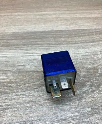 Audi A6 S6 C5 4B Other relay 8A0951253