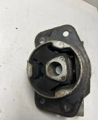 Mitsubishi Colt Engine mount bracket 2910A006