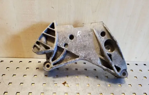 Audi TT TTS Mk2 Engine mounting bracket 06J199207P