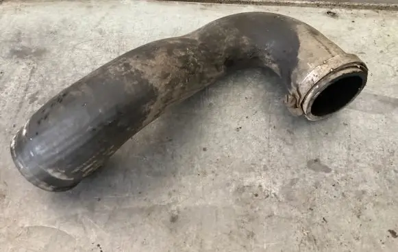 Peugeot 407 Intercooler pipe mounting bracket 