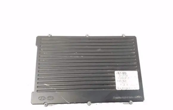 Hyundai Santa Fe Sound amplifier 963702W000