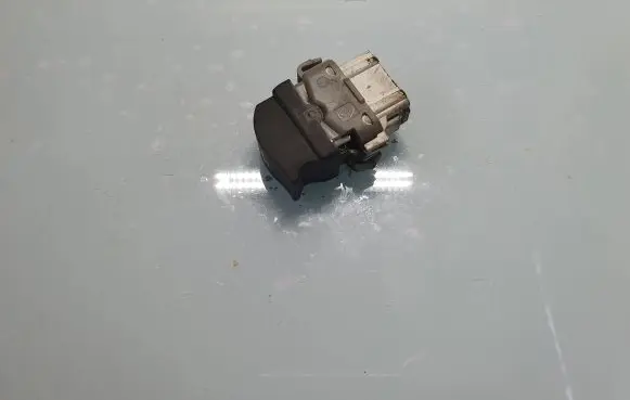 Renault Scenic II - Grand scenic II Electric window control switch 28082