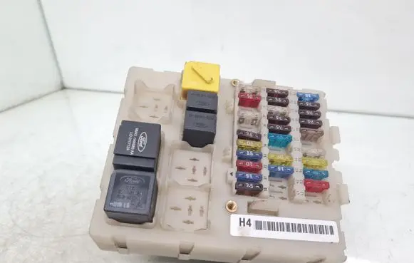Ford Focus Fuse module 98AG14K150AF 93BG14N089B1B 98AG14N089AA