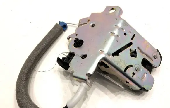 Skoda Octavia Mk4 Tailgate exterior lock 5E3827506