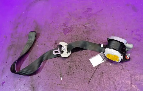 Hyundai i20 (GB IB) Front seatbelt 88870-1J830