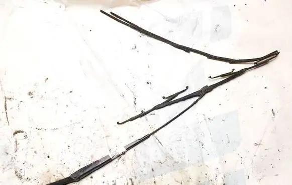 Opel Zafira A Front wiper blade arm 90582557