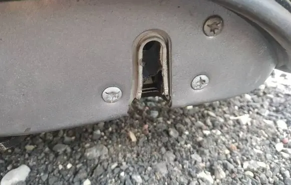 Chrysler 200 Rear door lock