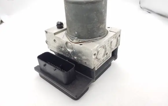 BMW 5 E60 E61 ABS Pump 6758743 0265234134