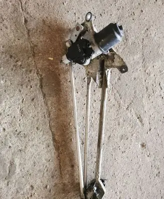 Honda CR-V Front wiper linkage 