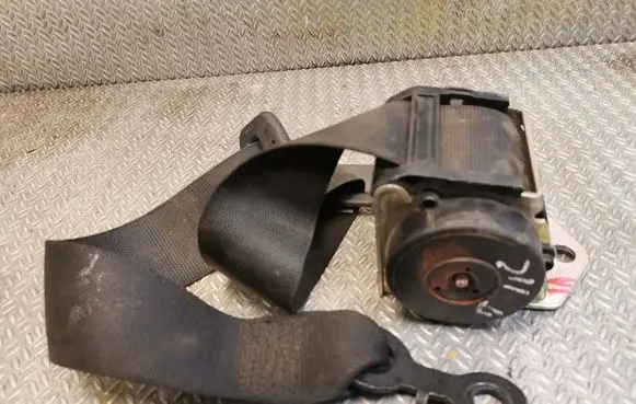 Mercedes-Benz E W211 Middle seatbelt (rear) 2118607785