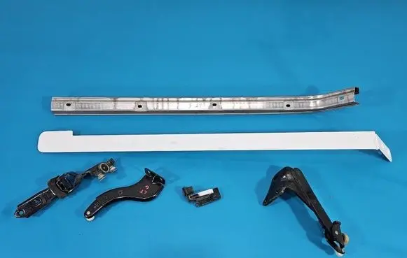 Volkswagen Caddy Sliding door upper roller guide/hinge 2K3843795A IMPRK1586493