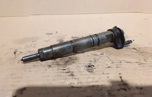 Mercedes-Benz E W211 Fuel injector A6420700587