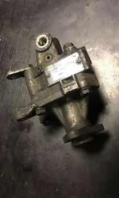 BMW 5 E34 Power steering pump 1141517