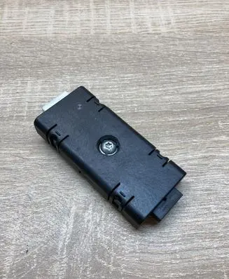BMW 5 F10 F11 Aerial antenna amplifier 9199865 10819610