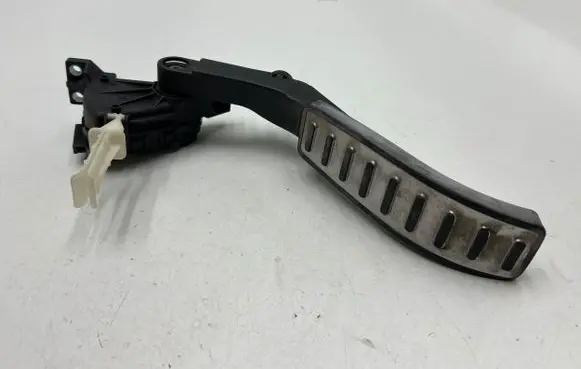Porsche Cayenne (9PA) Accelerator throttle pedal 6PV00802624 7l0723507b