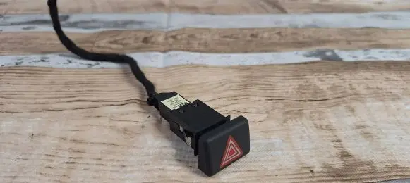 Audi A4 S4 B7 8E 8H Hazard light switch 8E0941509