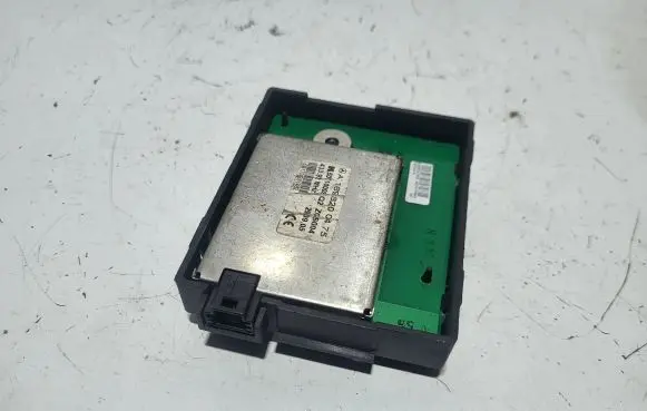 Mercedes-Benz A W169 Antenna control unit A1698200475 43392MHZ 50110009