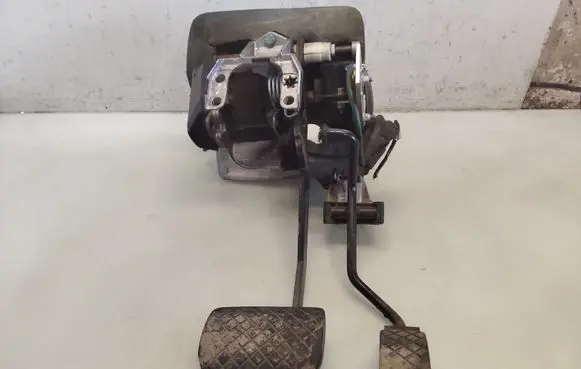 Audi A8 S8 D2 4D Pedal assembly 