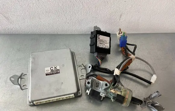 Subaru Impreza II Engine ECU kit and lock set 22611AM540