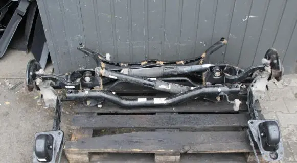 Volkswagen Touran III Rear axle beam 5QA505315B