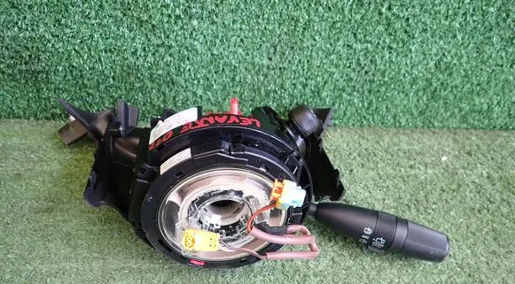 Maserati Levante Wiper turn signal indicator stalk/switch 670093948