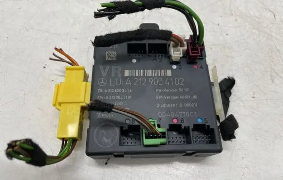 Mercedes-Benz C W204 Door control unit/module A2129004102 A2128203426 A2129028101