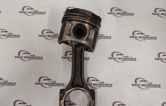 Mitsubishi L200 Piston with connecting rod 565 D54