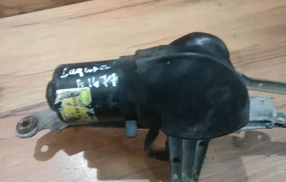 Renault Laguna I Wiper motor