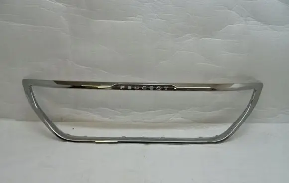 Peugeot 2008 I Front bumper upper radiator grill 98153725VD