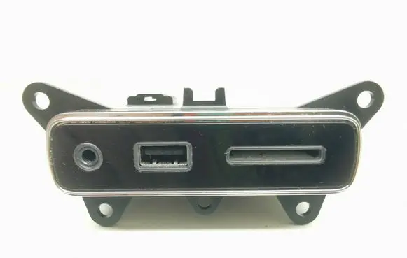 Dodge Durango USB socket connector 68289895AA