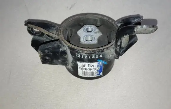 KIA Carens III Gearbox mount 218303Z400