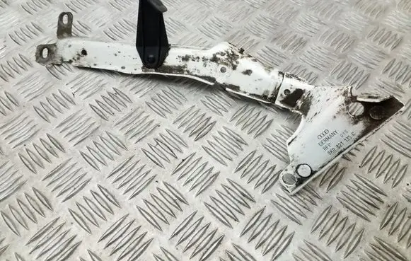 Audi A4 S4 B8 8K Fender mounting bracket 8K0821135C
