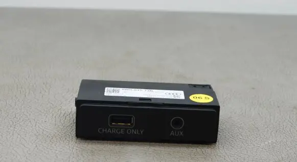 Audi A5 AUX in-socket connector 8W0035726