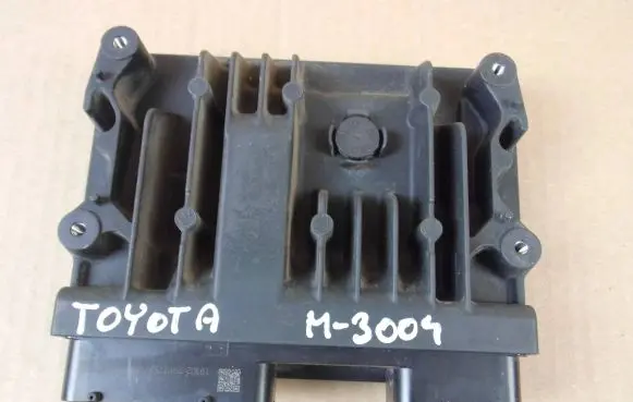 Toyota RAV 4 (XA50) Engine control unit/module 896614A240