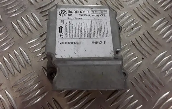 Volkswagen Touran I Airbag control unit/module 1T0909605D 5WK43828